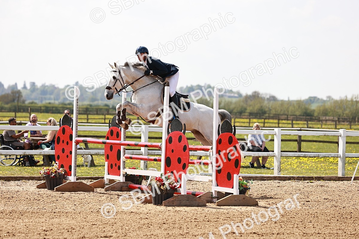  - Class 24 - Senior Newcomers - 1.10m