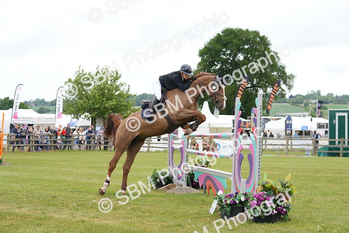 SBM_05290 - Class 201 - British Horse Feeds Speedi Beet Horse of the Year Show Grade  C