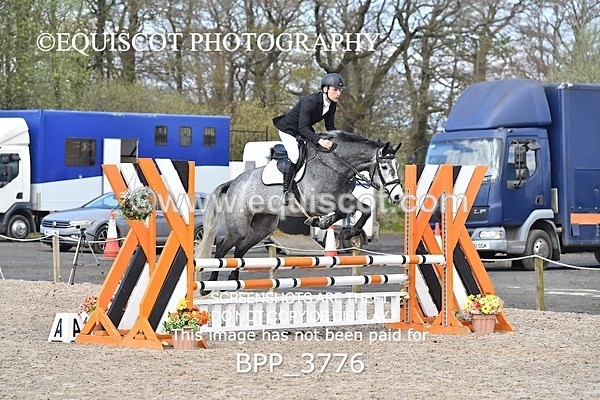 BPP_3776 - CLASS 3 FRI Senior British Novice/ 90cm Open