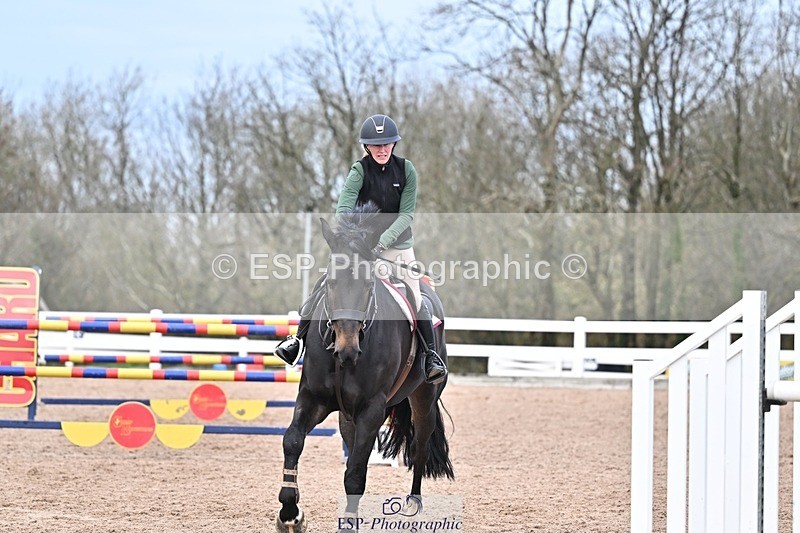 251126-134331-00620 - Cls 5 Foxhunter and 1.20m