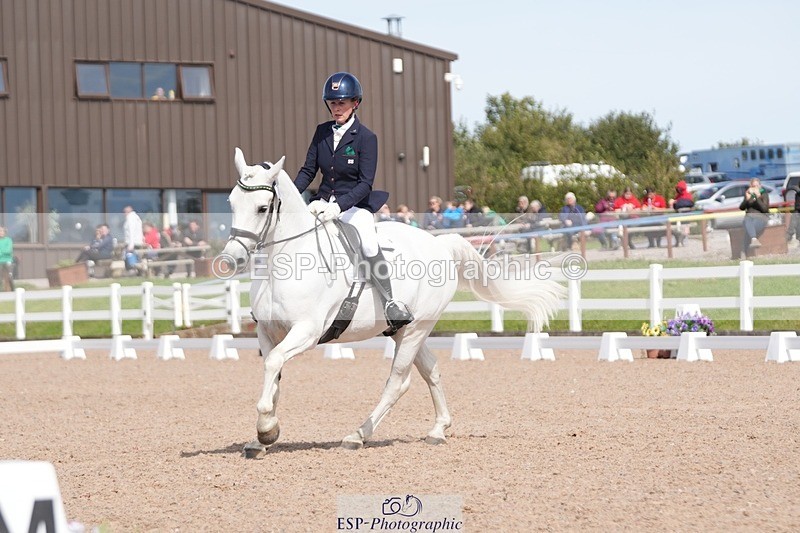 250906-135845-03829 - 067-Laura.PercyConobola.Cascade