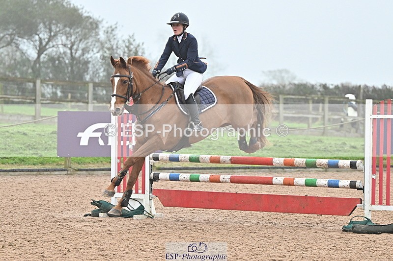 241103A-111223-06931 - SUN Cls 18 British Novice and 90cm Open