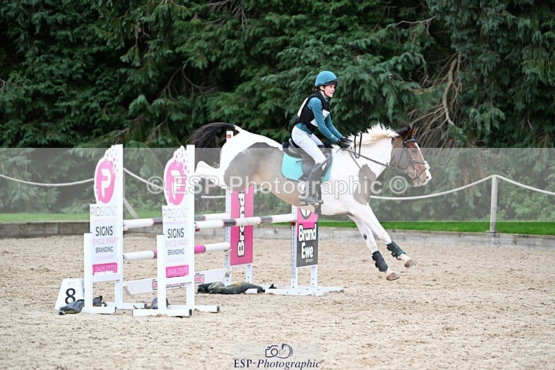 241117-142844-04593 - Cls 3 90-95cm 14.00 to 15.00