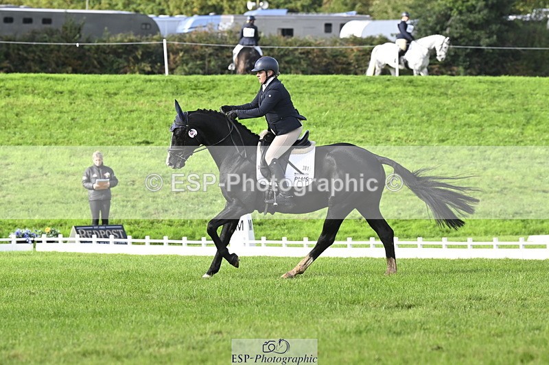 251023A-142021-04342 - E-381-Charlotte.Rowe