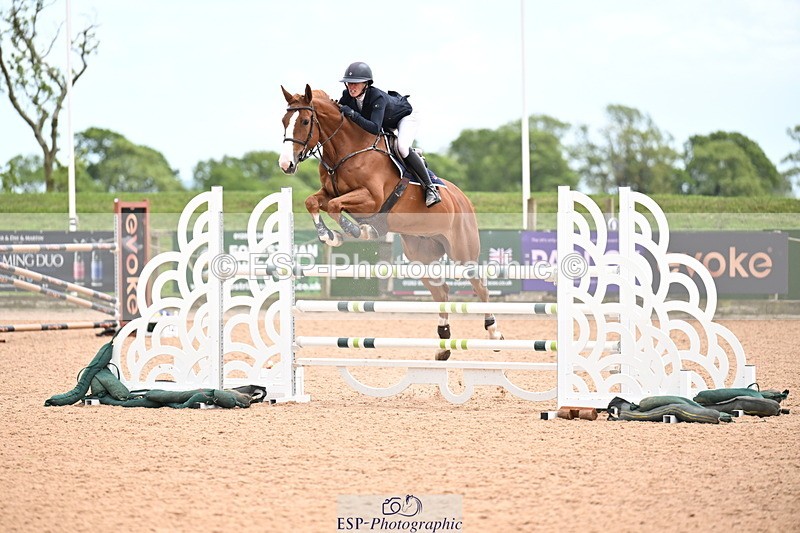 260513B-144627-01175 - Cls 6 Snr Fox and 1.20m Open