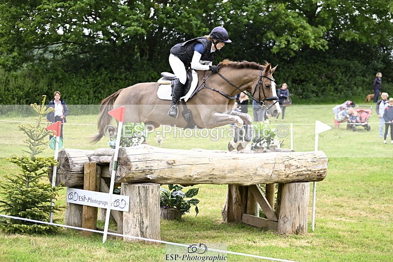 250524A-102454-08516 - A-057-Tabitha.Moore-BILLY.HOODOOS