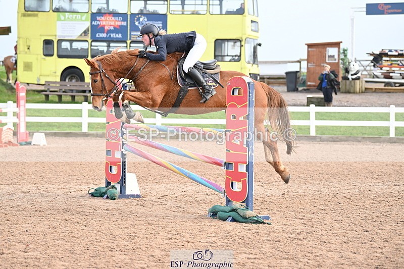 231209A-123439-01785 - Cls 12 Newcomers & 1.10m Open