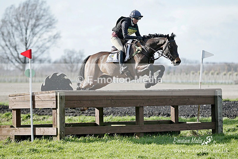 2029021-IsleBE-20- 2425 - Equestrian