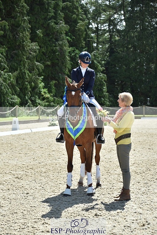 230811-131336-01472 - Adv Medium Silver Presentations