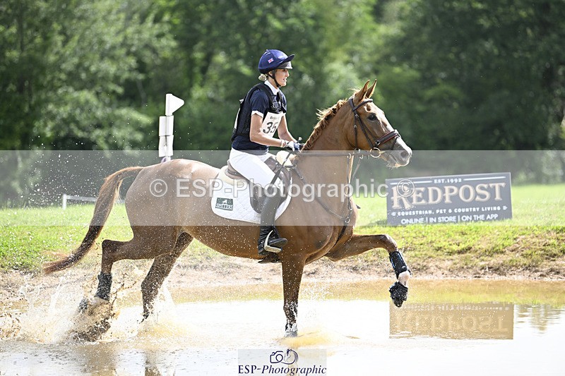 240804-103744-10591 - 353-Maja_Hullah-ORANJE_SPR