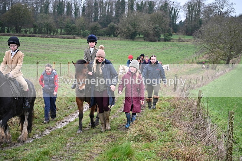 WJ7_9480 - Walk out..