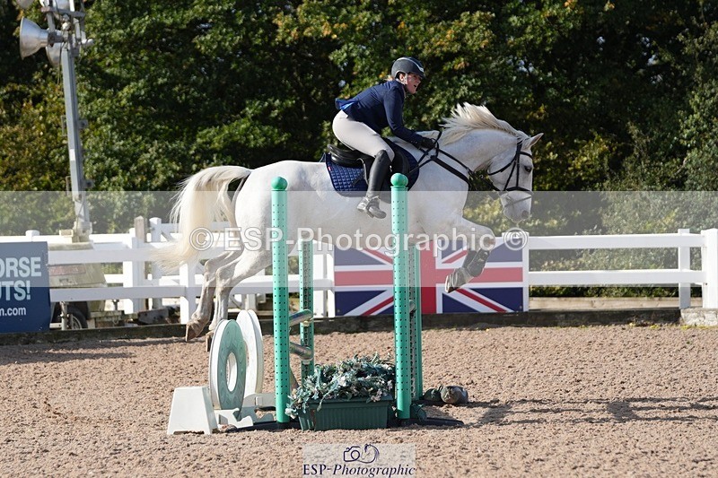 251005-104112-02610 - Cls 22 British Novice and 90cm