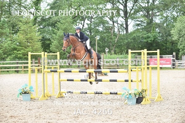 JAC_4266 - CLASS 6 Senior Foxhunter/ 1.20m Open