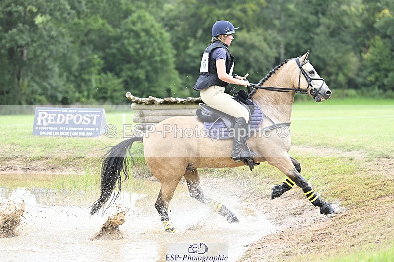 240804-113351-12077 - 316-Chloe_Dunn-TOWERHILL_SHAMIE