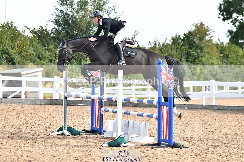 230819A-160805-01120 - Cls 33 1.05m Amateur Qualifier