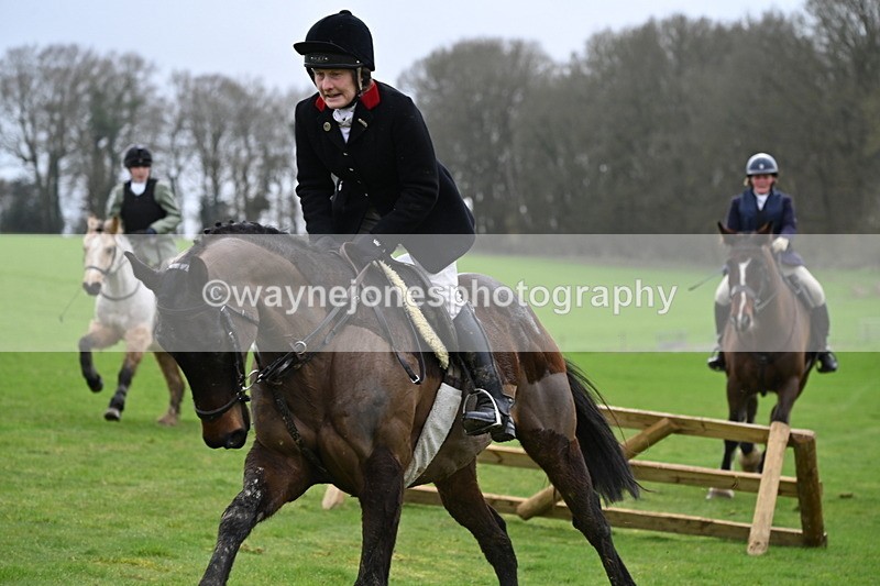 WJ6_9178 - Line Three