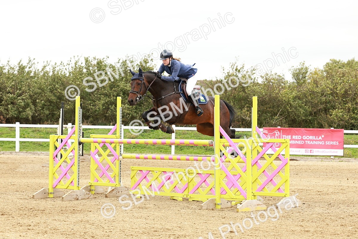 1I0A8026 - Class 5 - Senior Foxhunter 1.20m