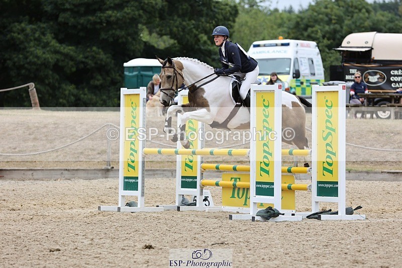 250803A-111359-10721 - L-516-Chloe.Robinson-BRACKENSPA'S.KEEP.A.SECRET