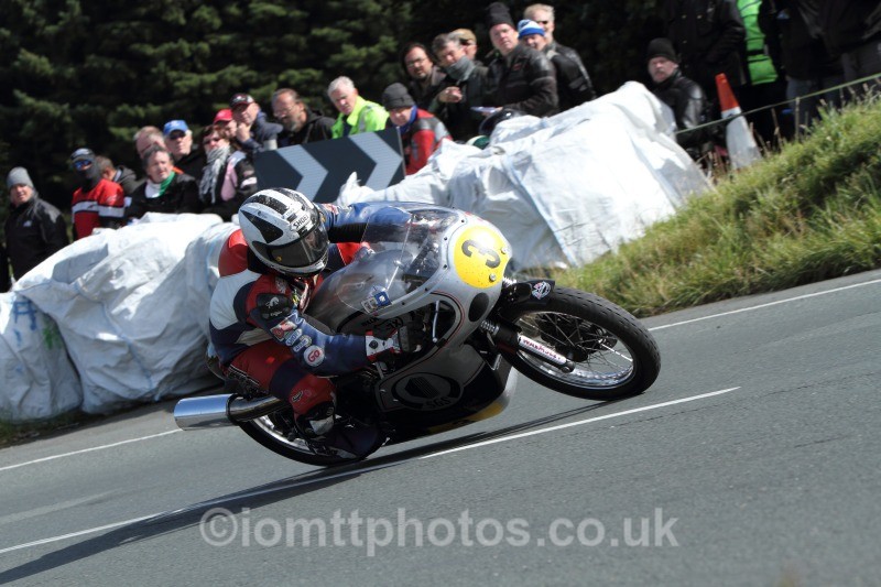Michael Dunlop - Bennetts 500cc Classic TT