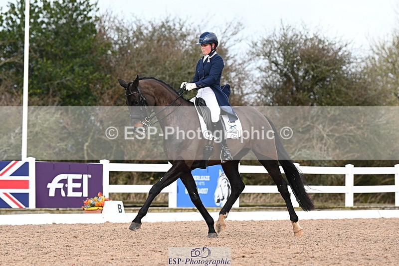 240218A-122621-07133 - 160-Abbie.Newbury-Seagry.Firstamour