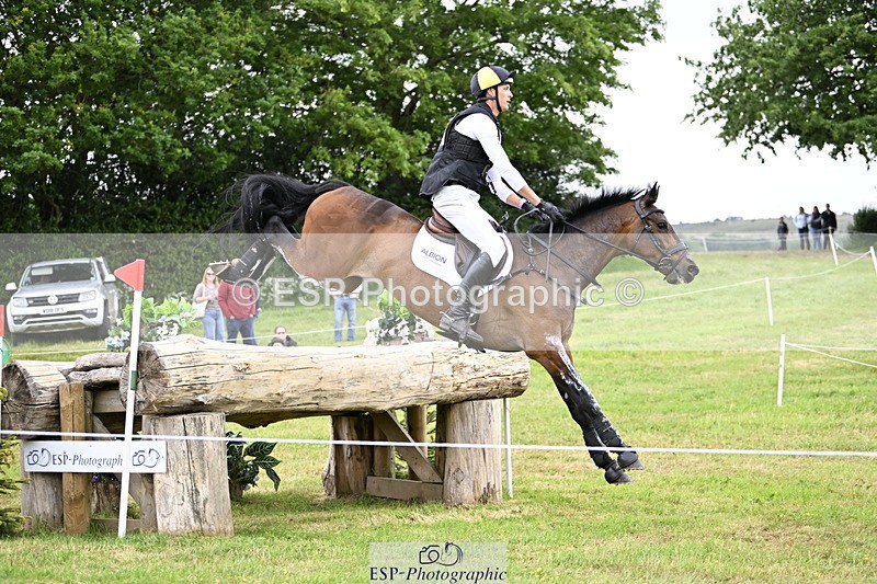 250524A-124552-10254 - B-351-Will.Rawlin-MACKENZY