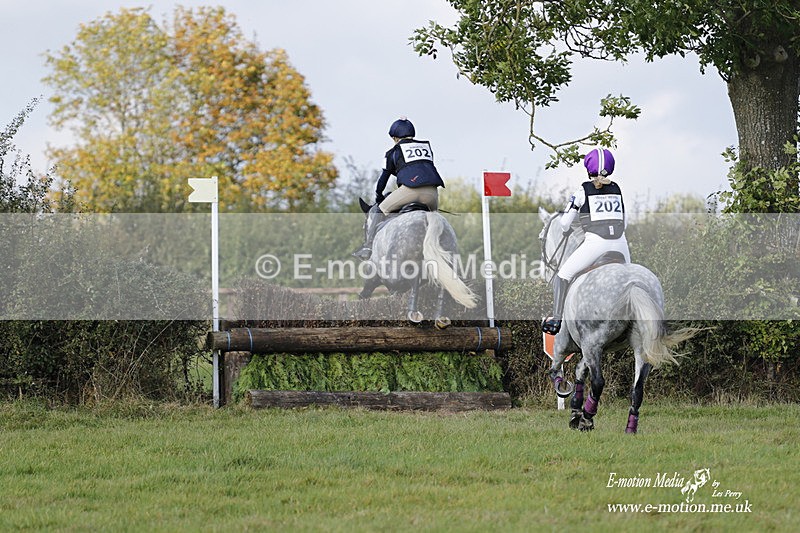  WWHT 171021 3509 - Intermediate Pairs (0.90m)  17/10/21