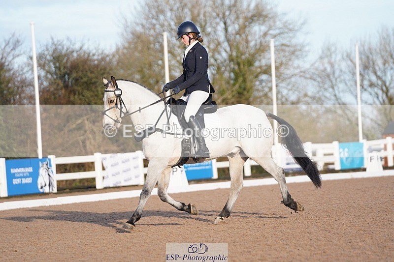 241214-104652-00248 - 146-CHLOE.DUNN-Towerhill.Shamie