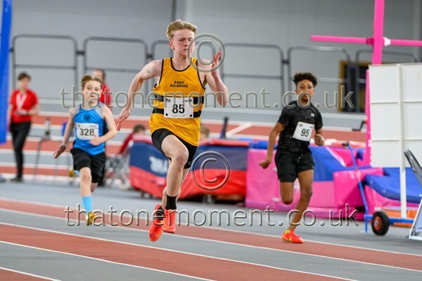 Age26SUN-927445 - Track Male Set One