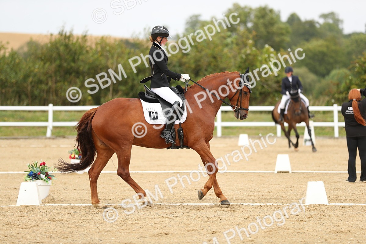 SBM_017614 - Class 13 - Novice 23 - 14.27-15.16