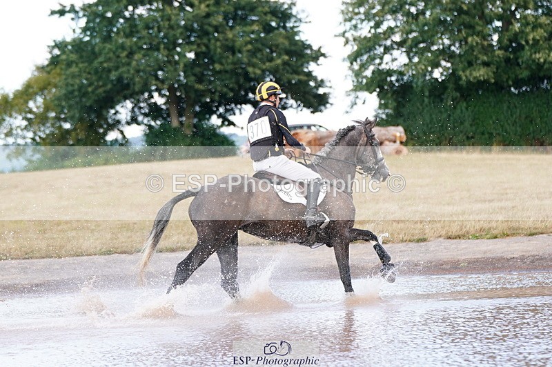 250802A-175854-09074 - H-370-Tom.Rowland-STRACOMER.CANDY.TOWN