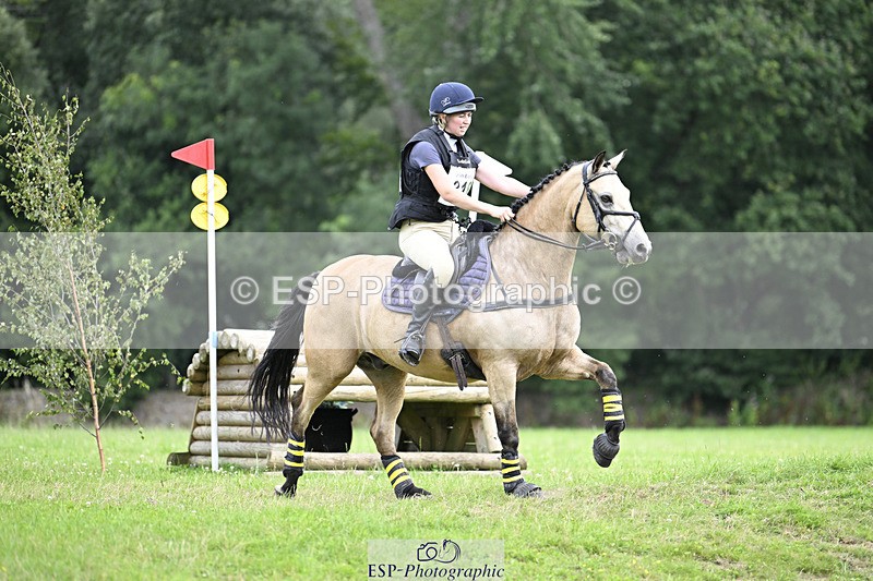 240804-113345-12071 - 316-Chloe_Dunn-TOWERHILL_SHAMIE