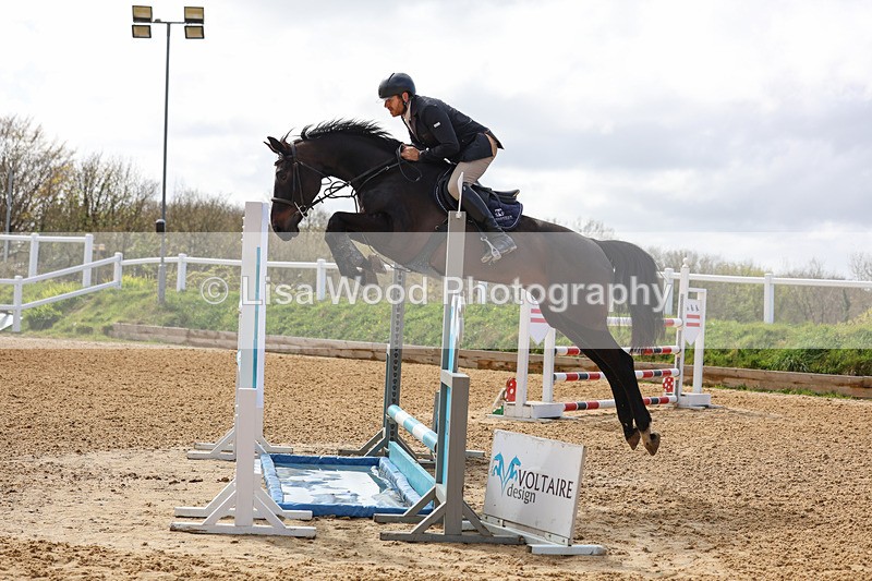 3E7A2302 - Class 8: Senior Foxhunter/1.20 open