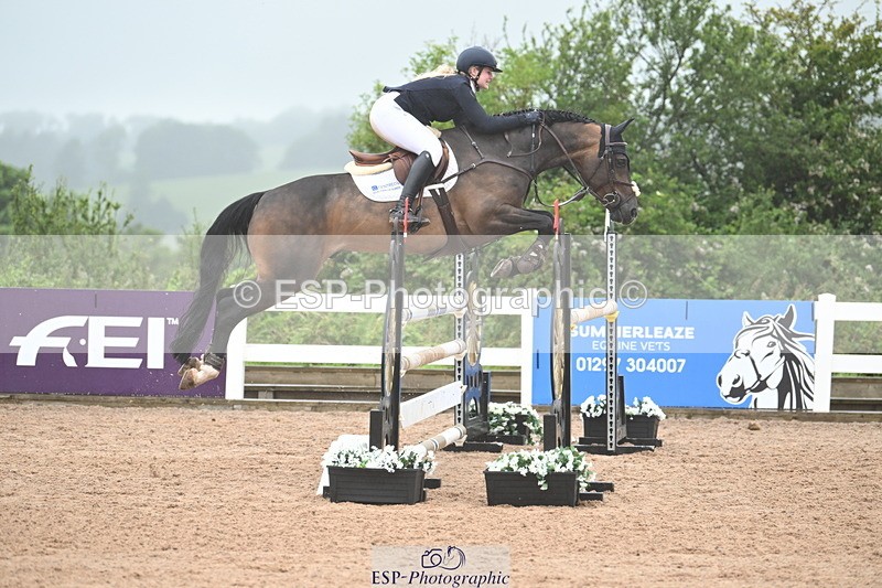 240720A-113748-14530 - Cls 11, 1 Star Bronze Tour 1.15m