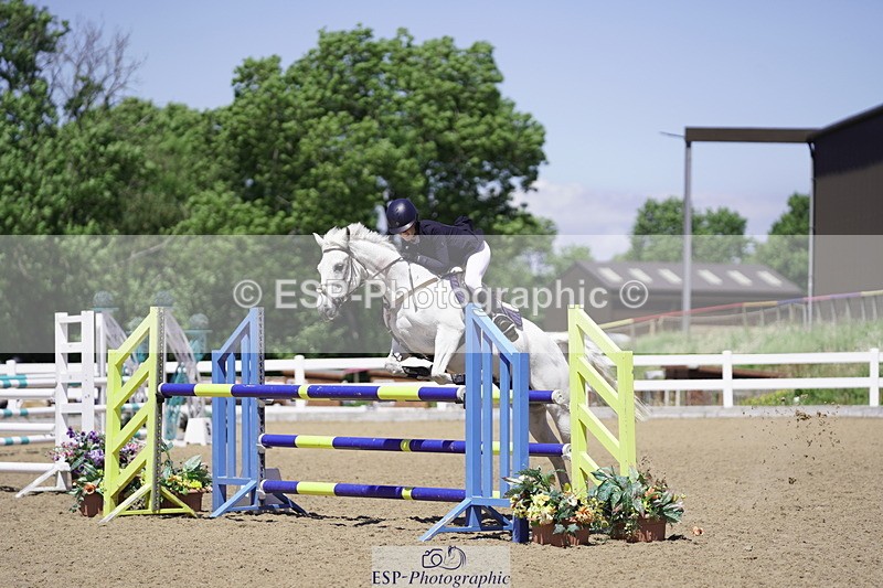 230624A-140208-01733 - Cls 25 Pony Newcomers & 1m Open