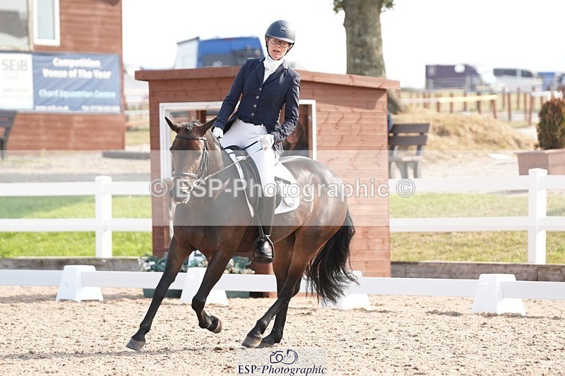 250817-094931-07247 - 090-Sarah.GoddardSaris.Fingers.Crossed