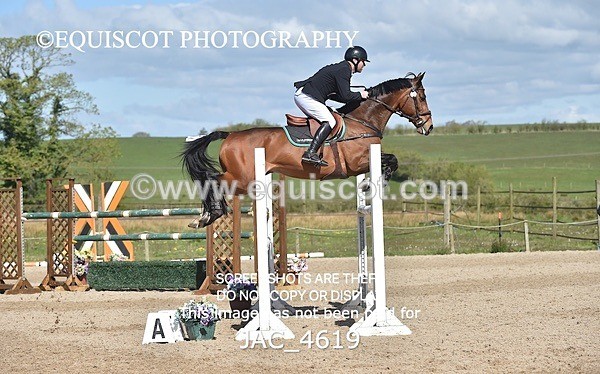 JAC_4619 - CLASS 11 SAT Andrew Hamilton Coach, RHS Foxhunter Championship Qualifier