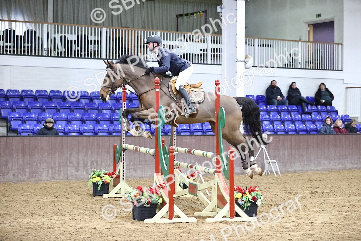 SBM_2381 - Class 9 - Senior Newcomers/ 1.10m Open