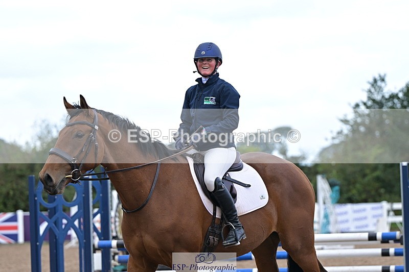 240925A-101910-00042 - Clear Round