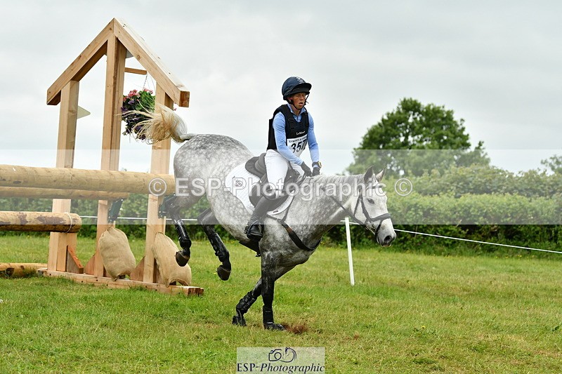 250524A-125732-10471 - B-357-Rosalind.Canter-ARMSCOTE.EXPLORER