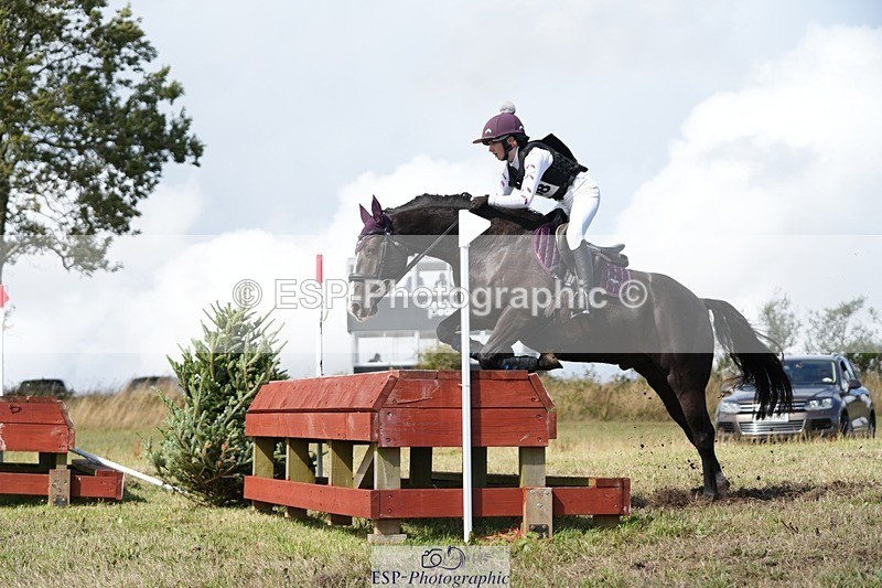 250831-144029-10790 - O-708-Jess.Coombes