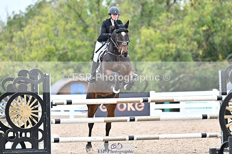 251015-132541-00568 - Cls 4 Newcomers and 1.10m Open