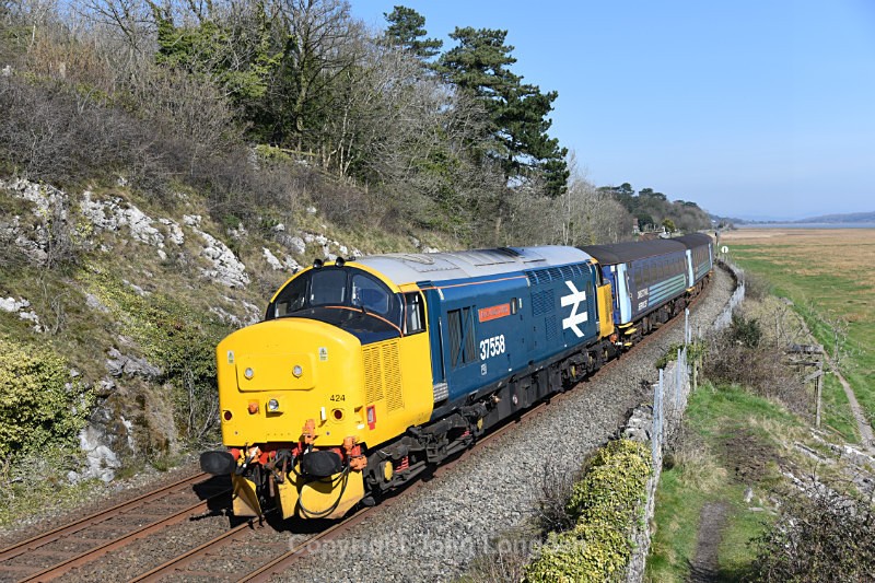 JL - 27.3.17 37424 Carnforth - Barrow ECS, Kents Bank - Cumbrian Coast (north to south)