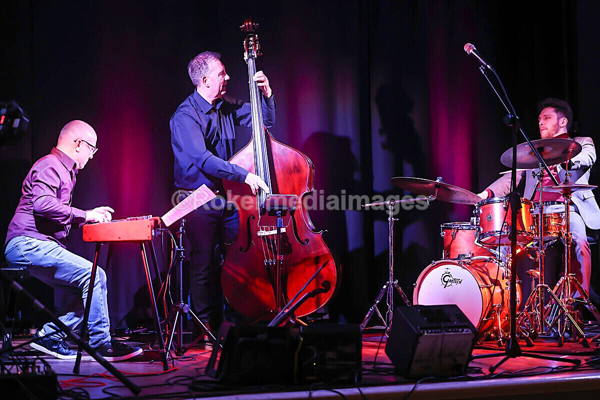 AMP  Ben-13 - AMP TRIO + Ben Holder