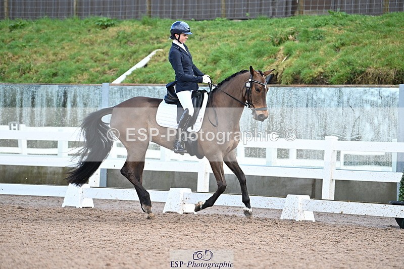 240218A-110523-05801 - 131-Lauren.Burrows-Active.Vogue