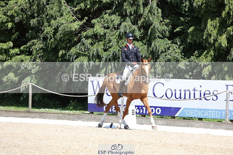 230526-140042-06432 - 370-DUKE_LEGACY-William_Fox-Pitt-WEDTrotUp+DR