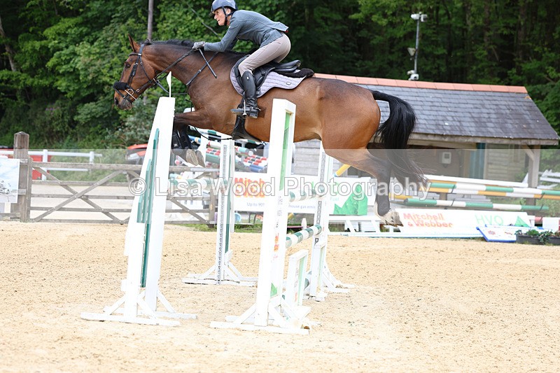 3E7A9364 - Class 8: Senior Newcomers/1.10m open