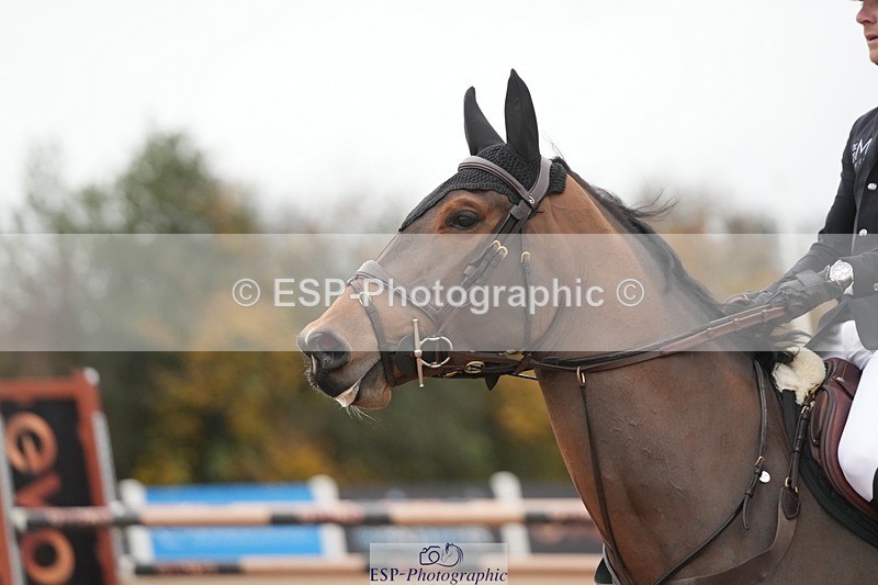 251107-131559-01111 - Cls 6 Foxhunter and 1.20m Open