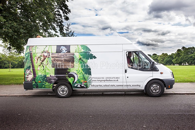 2SKJ9017 - Roaming Reptile Show. II