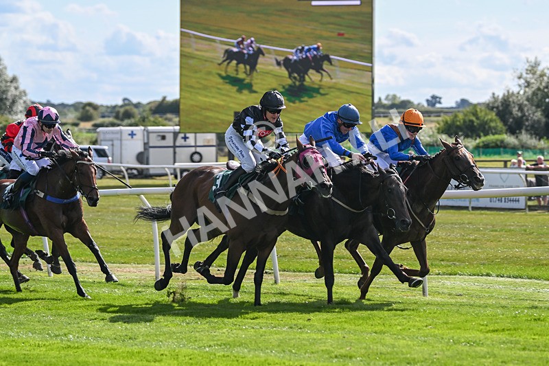 090925-Race 1-Hiccups-8234 - Race 1