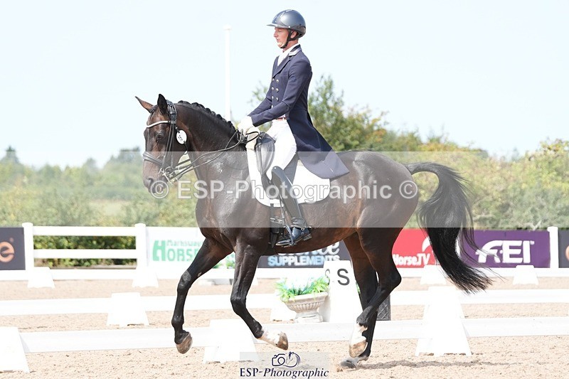 250815-124933-01091 - 016-Ben.JamesToto.light